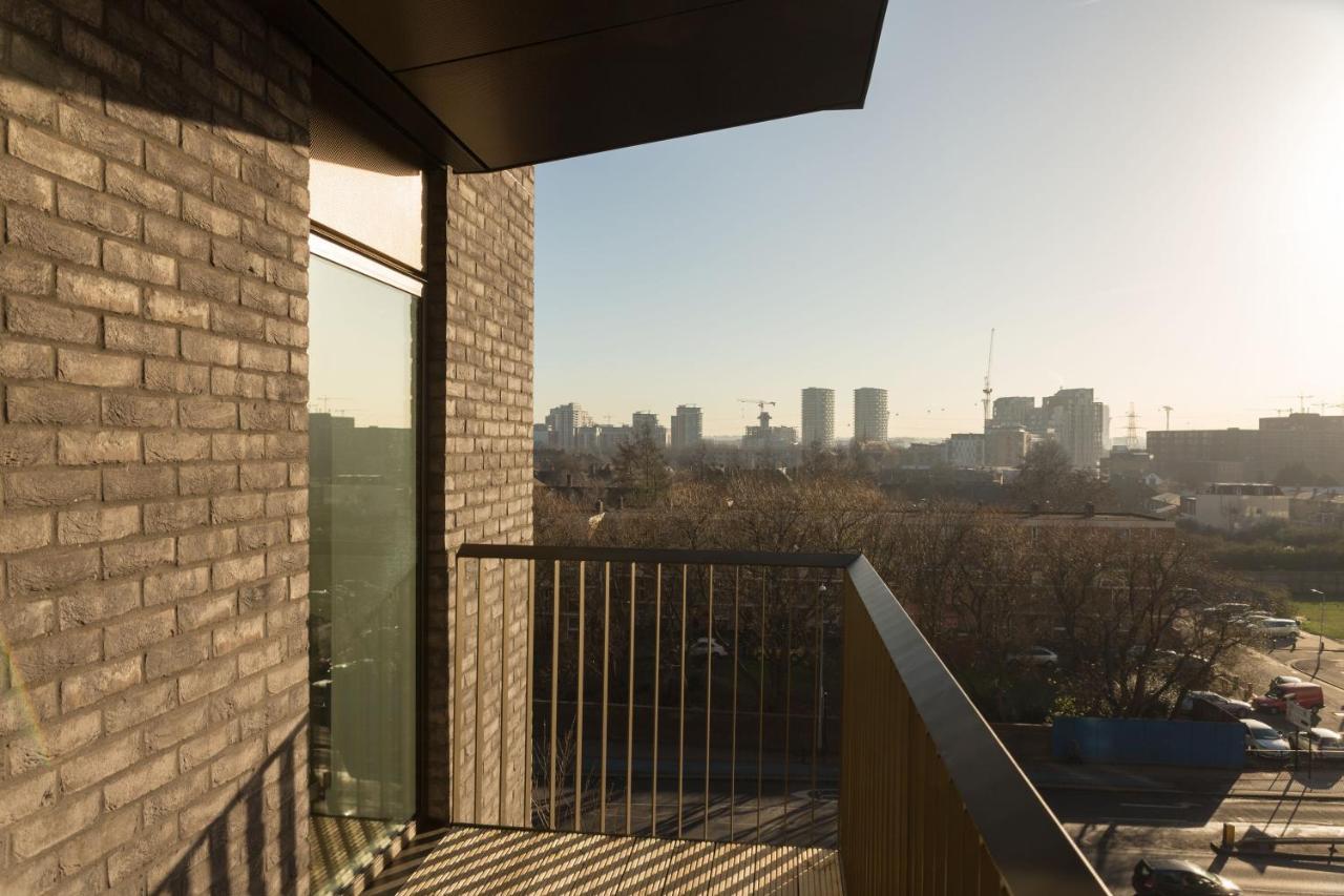 Spacious & Modern 1 Bedroom Close To Station In E16 London Ngoại thất bức ảnh