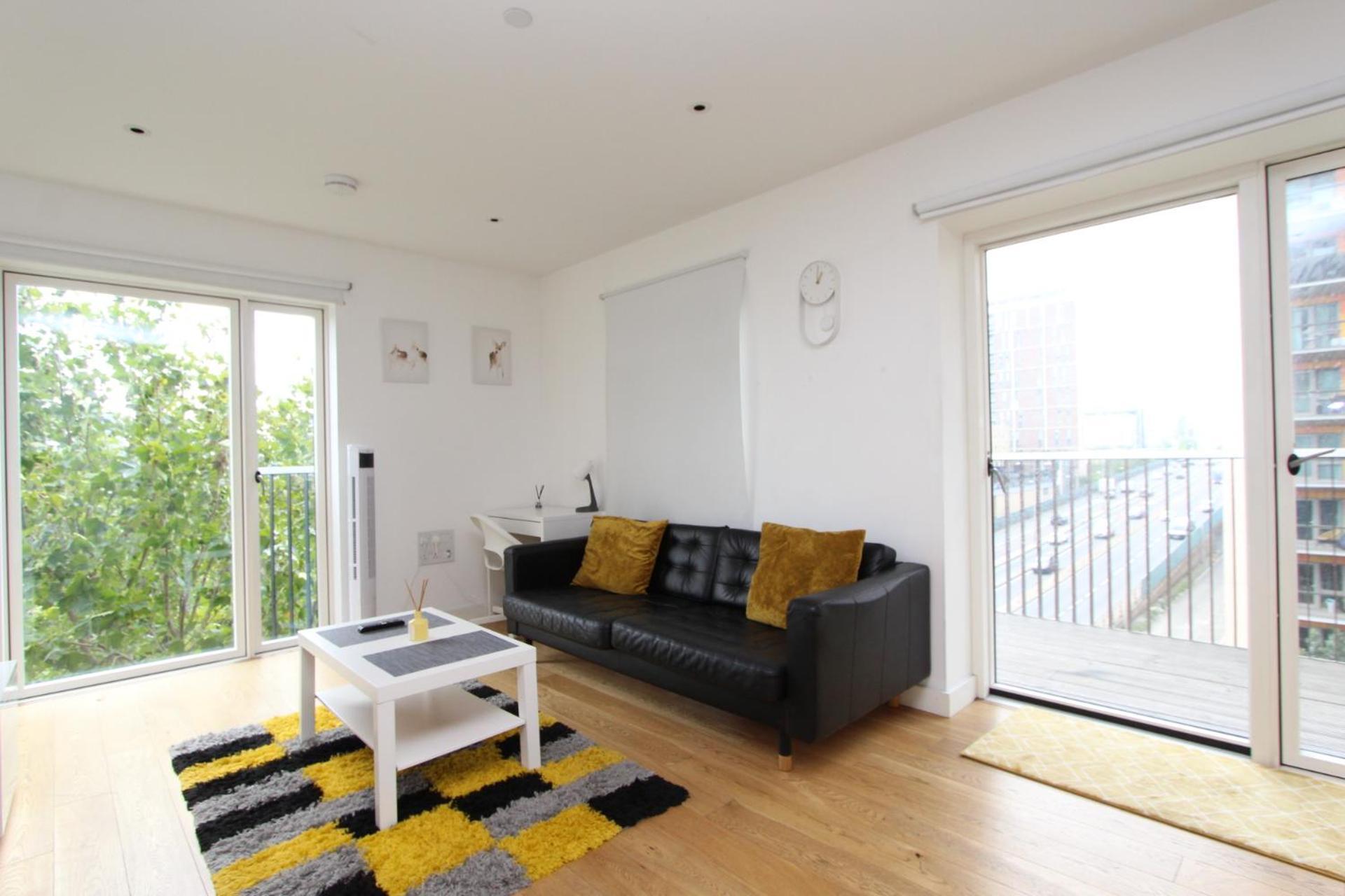 Spacious & Modern 1 Bedroom Close To Station In E16 London Ngoại thất bức ảnh
