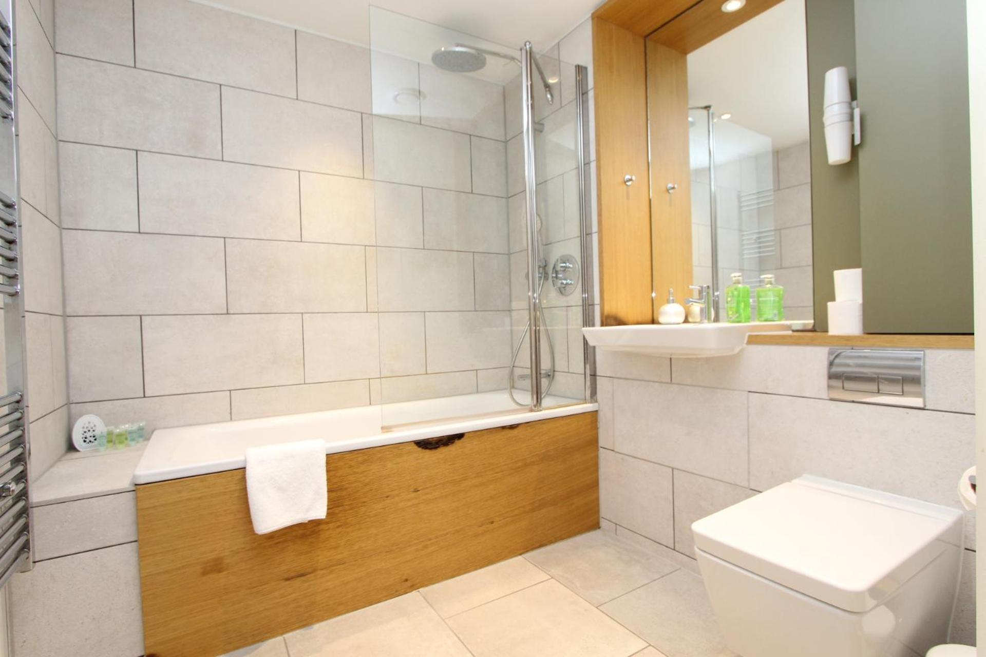 Spacious & Modern 1 Bedroom Close To Station In E16 London Ngoại thất bức ảnh